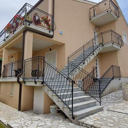Apartmani Tomislav Krk Town Luaran gambar