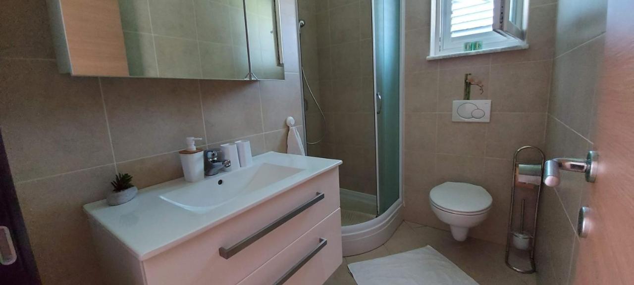 Apartmani Tomislav Krk Town Luaran gambar