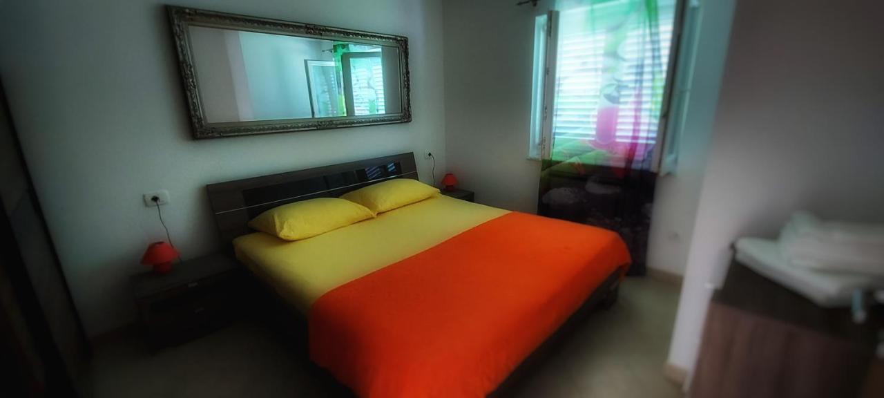 Apartmani Tomislav Krk Town Luaran gambar